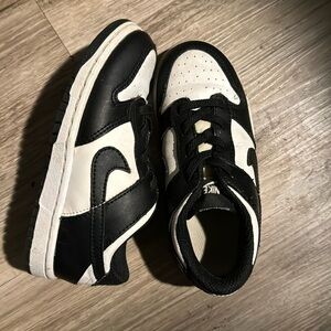 Nike dunk pandas size 10c